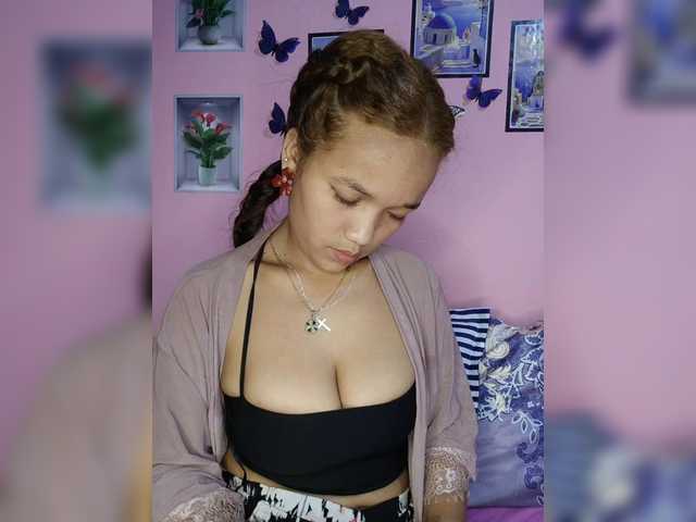 Vaninah live cam on BongaCams