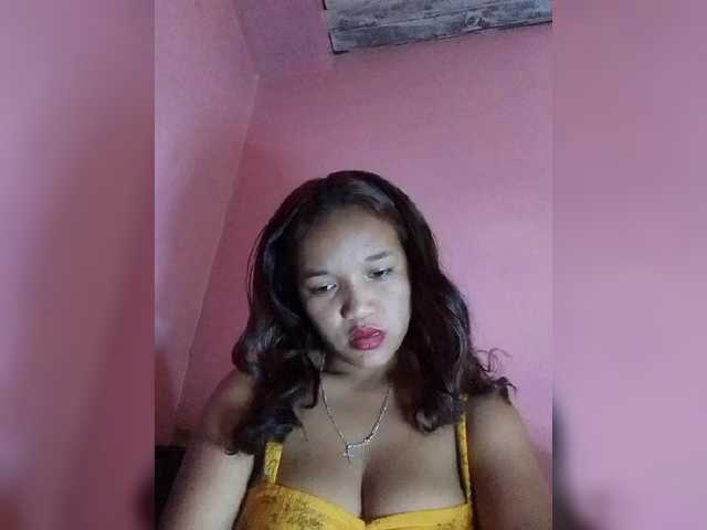 Vaninah live cam on BongaCams