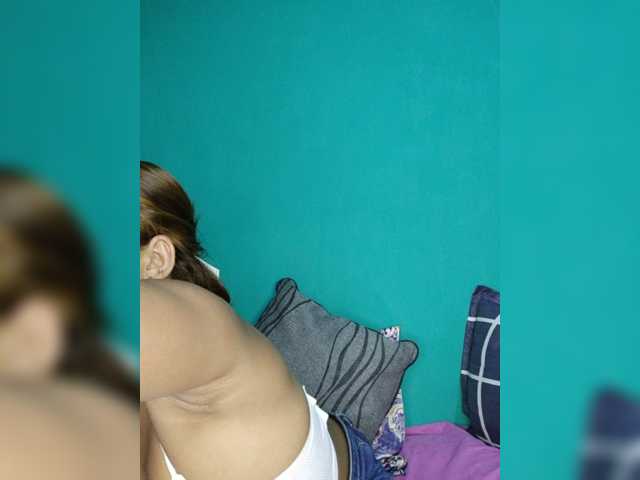 Vaninah live cam on BongaCams