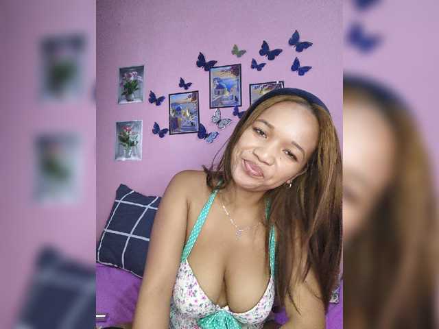 Vaninah live cam on BongaCams