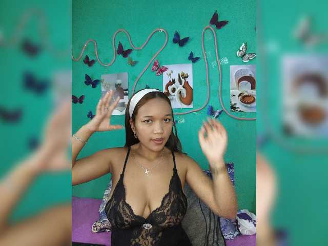Vaninah live cam on BongaCams