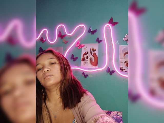 Vaninah live cam on BongaCams