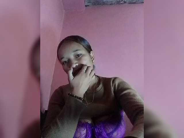 vaninah cam belle