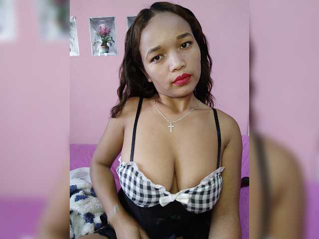 Vaninah live cam on BongaCams