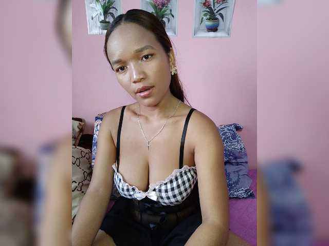 Vaninah live cam on BongaCams