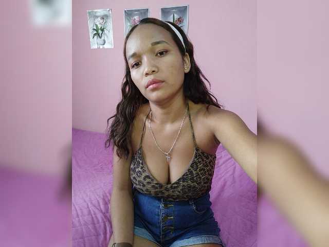 Vaninah live webcam show