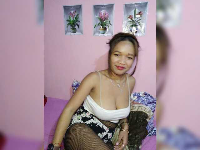 Vaninah live cam on BongaCams