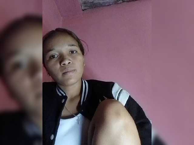 Vaninah live cam on BongaCams