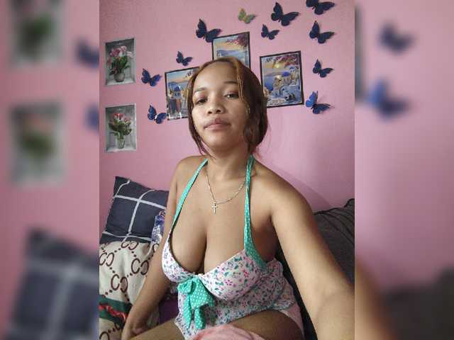 Vaninah live cam on BongaCams