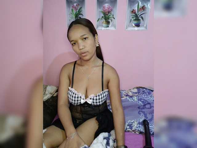 Vaninah live cam on BongaCams
