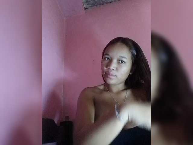 Vaninah live cam on BongaCams