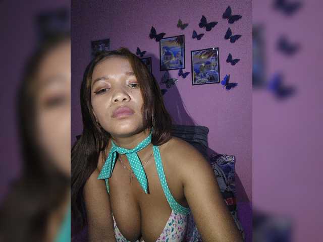 Vaninah live cam on BongaCams