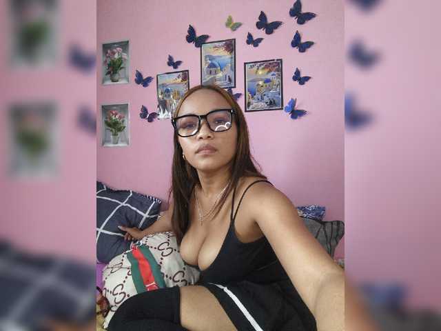 Vaninah live cam on BongaCams