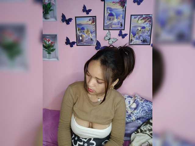 Vaninah live cam on BongaCams