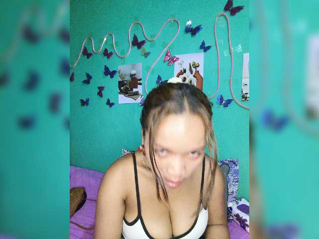 Vaninah live cam on BongaCams