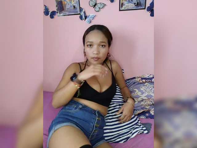 Vaninah live cam on BongaCams