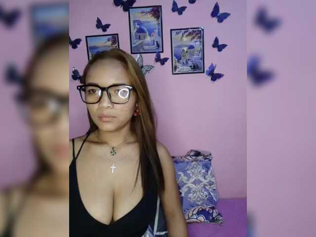 Vaninah live cam on BongaCams