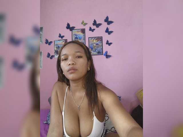 Vaninah live cam on BongaCams