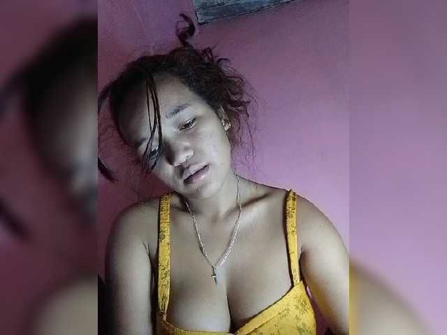 Vaninah live cam on BongaCams