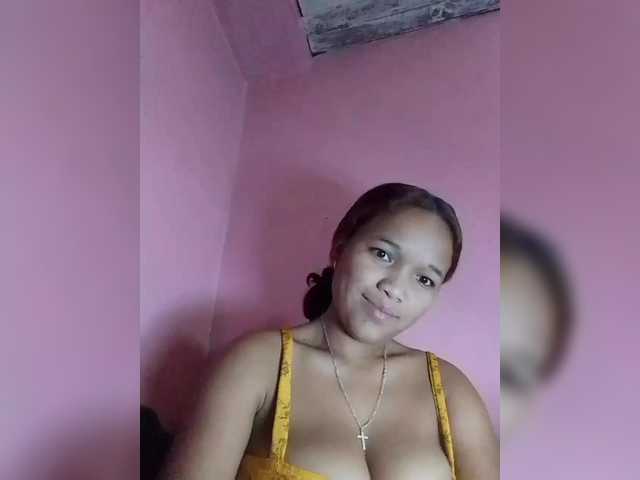 Vaninah live cam on BongaCams