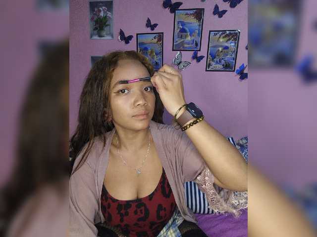 Vaninah live cam on BongaCams
