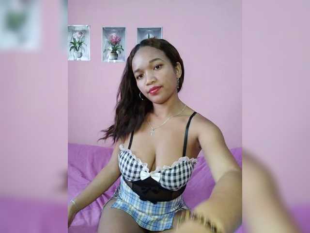 Valentina22 live webcam show