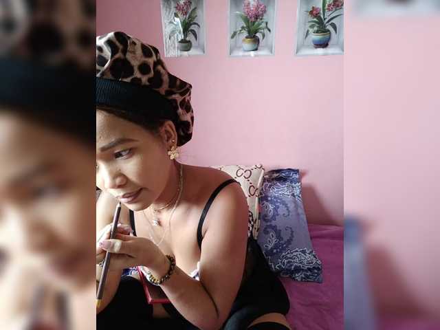 Vaninah live cam on BongaCams