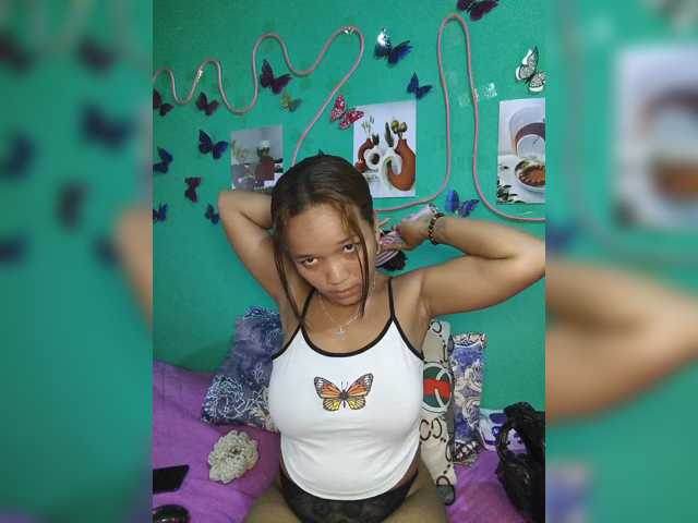 Vaninah live cam on BongaCams