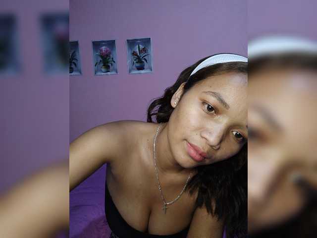 Vaninah live cam on BongaCams