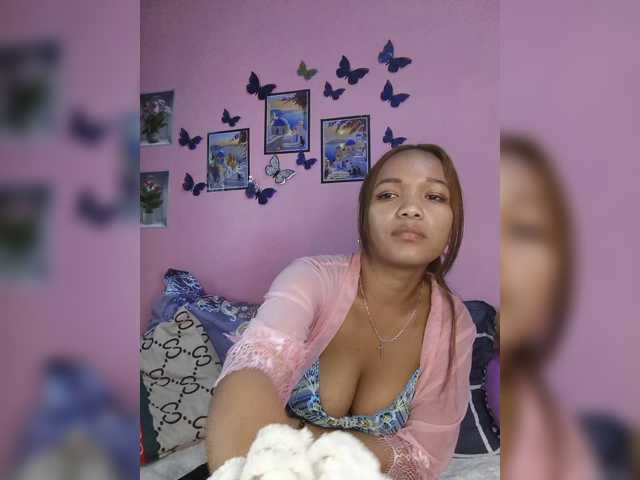 Vaninah live cam on BongaCams