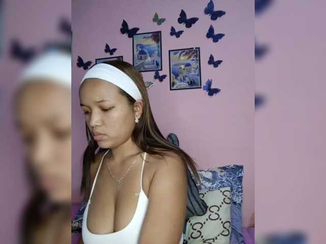 Vaninah live cam on BongaCams