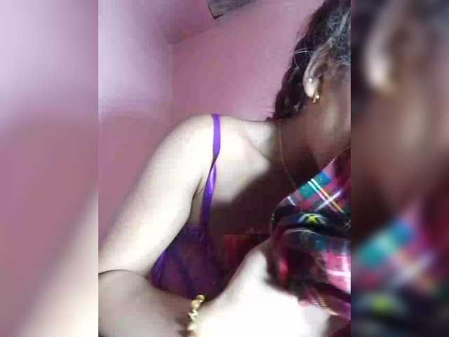 Vaninah live cam on BongaCams