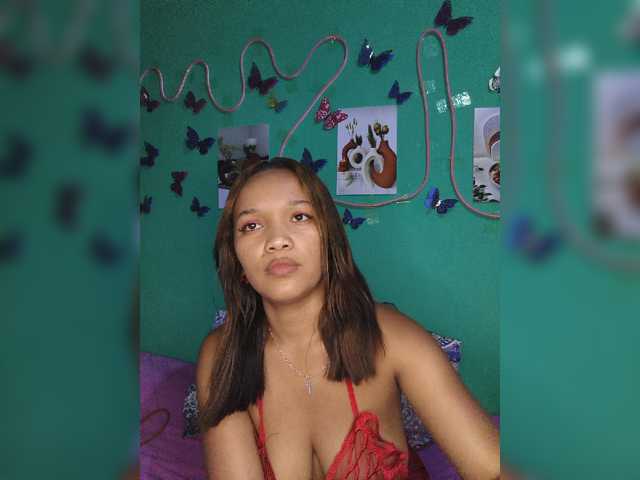 Vaninah live cam on BongaCams