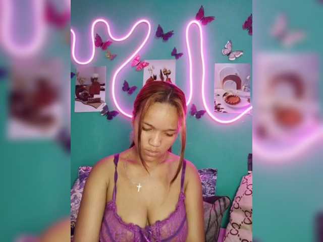 Vaninah live cam on BongaCams