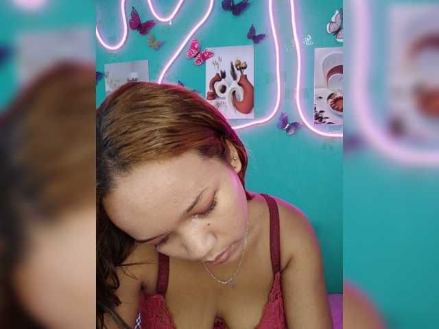 Vaninah live cam on BongaCams