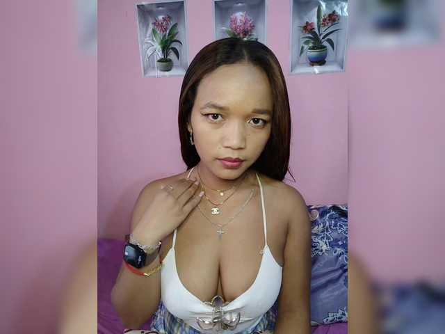 Vaninah live cam on BongaCams