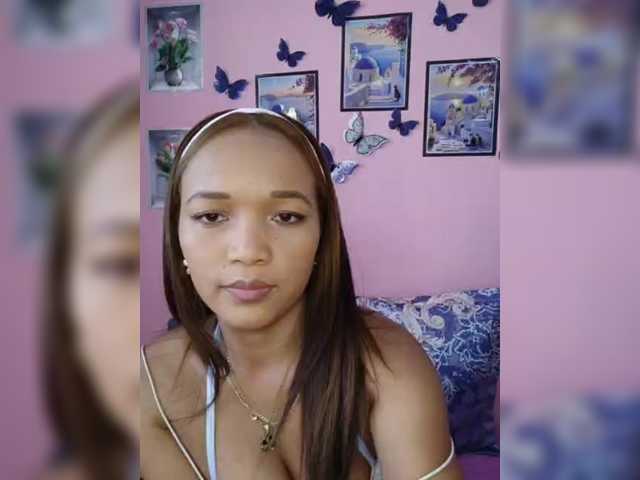 Vaninah live cam on BongaCams