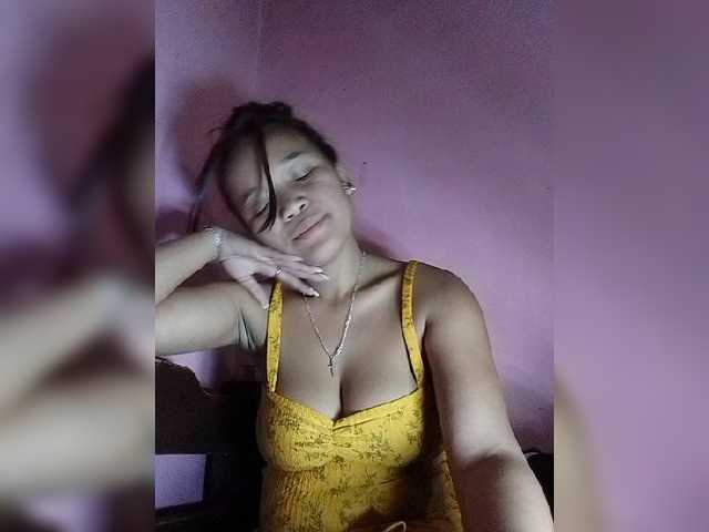 Vaninah live cam on BongaCams