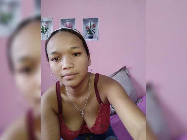 Vaninah live cam on BongaCams