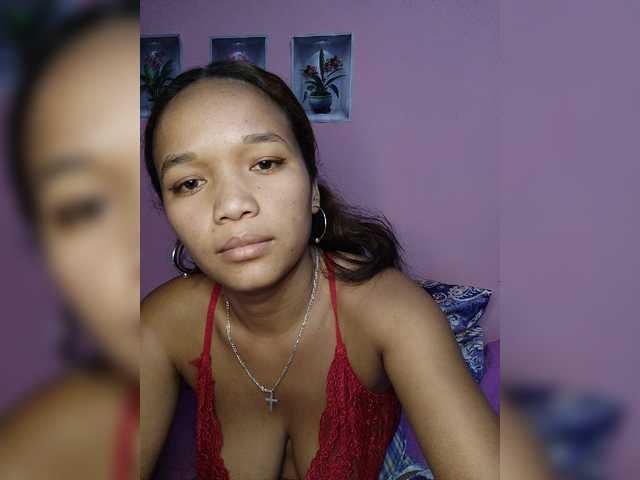 Vaninah live cam on BongaCams
