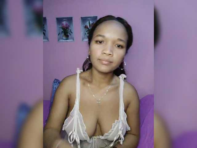 Vaninah live cam on BongaCams