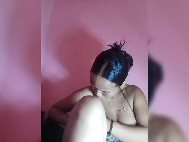 Vaninah's BongaCams show and profile