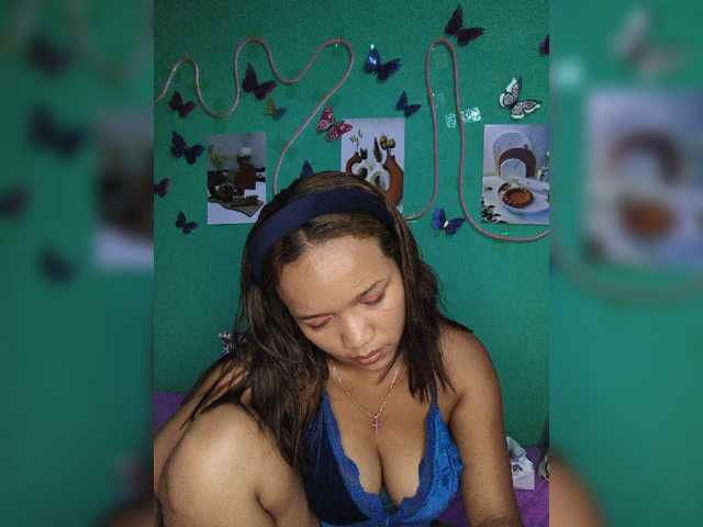 Valentina22 live cam on BongaCams