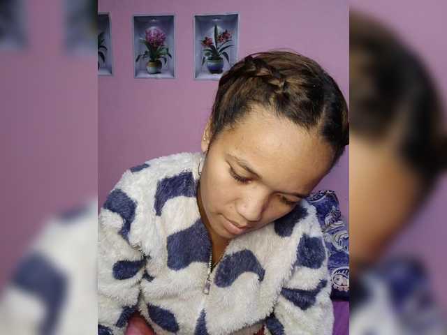 Vaninah live cam on BongaCams