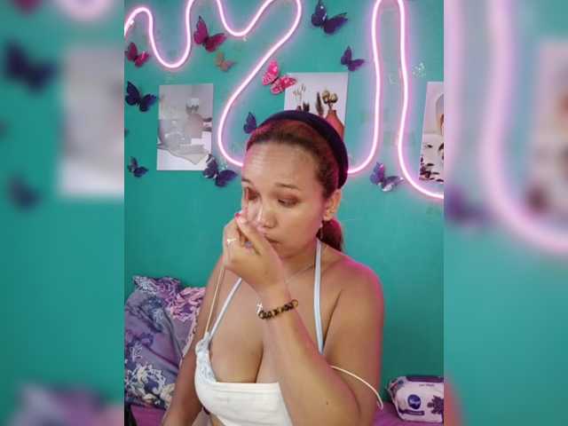 Vaninah live cam on BongaCams