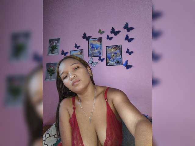 Vaninah live cam on BongaCams