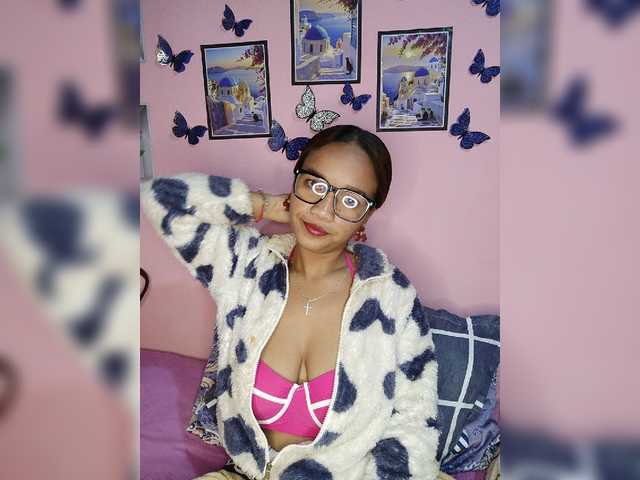 Vaninah live cam on BongaCams