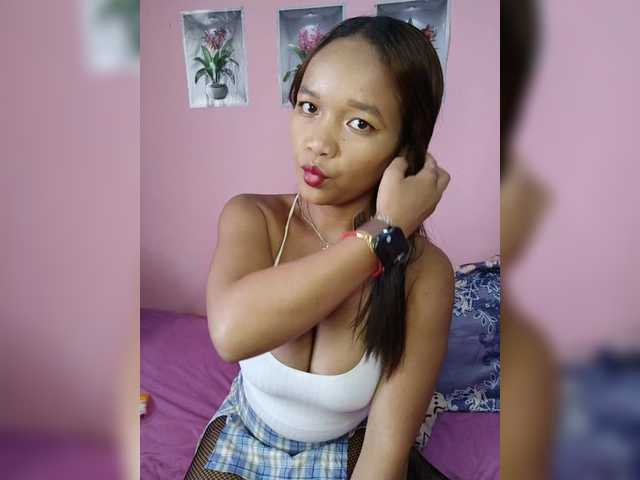 Vaninah live cam on BongaCams