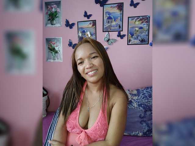 Vaninah live cam on BongaCams