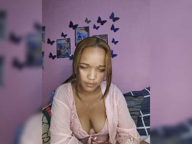 Vaninah live cam on BongaCams